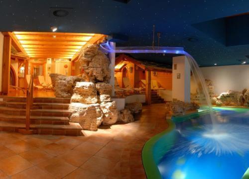 Eco Wellness Hotel Notre Maison Конье Экстерьер фото