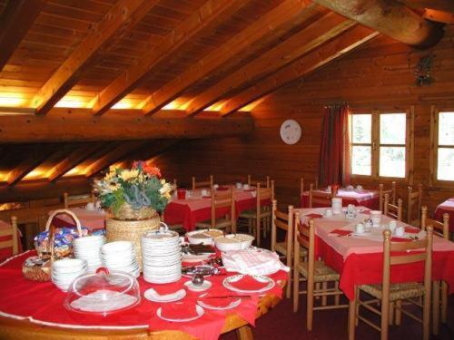 Eco Wellness Hotel Notre Maison Конье Экстерьер фото