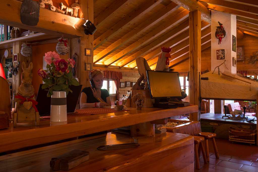 Eco Wellness Hotel Notre Maison Конье Интерьер фото